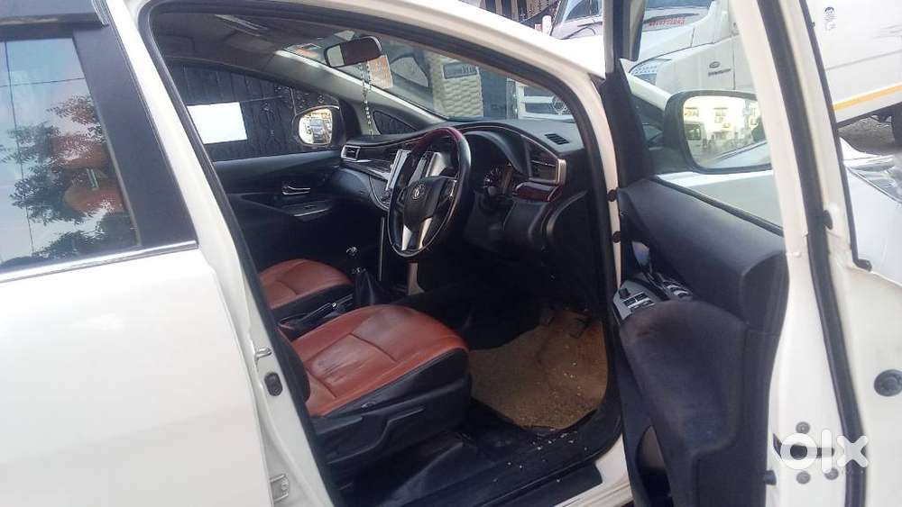 Toyota Innova Crysta 2.4 V, 2016, Diesel