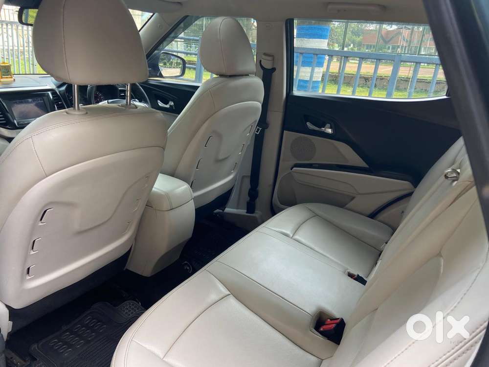 Mahindra Xuv300 W8 Option, 2019, Petrol