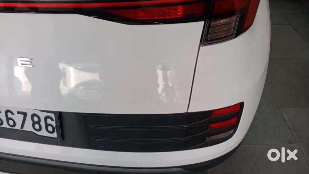 Hyundai Venue 2025 Petrol 5500 Km Driven