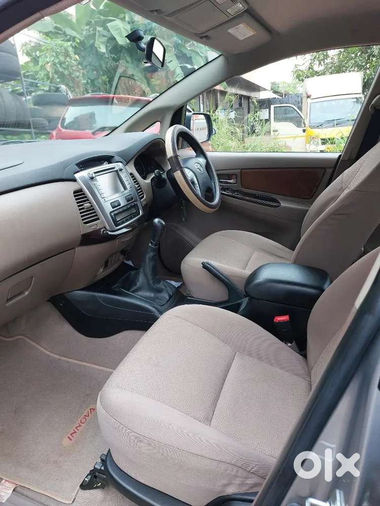 Toyota Innova 2.5 V 2016