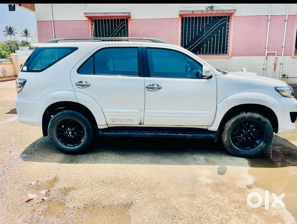 Toyota Fortuner 2014 Diesel 210000 Km Driven