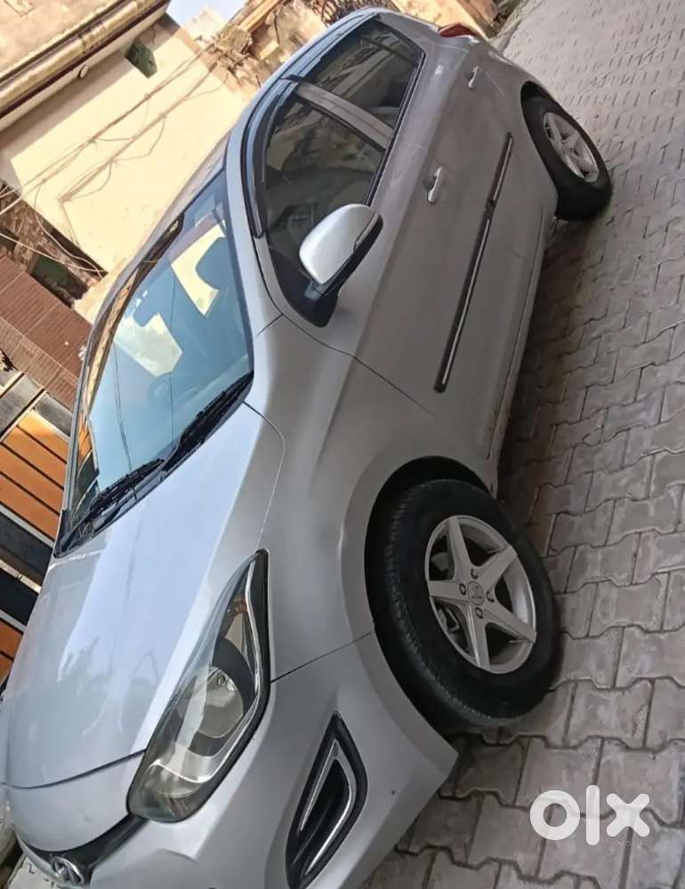Hyundai I20 2012 Diesel 96000 Km Driven