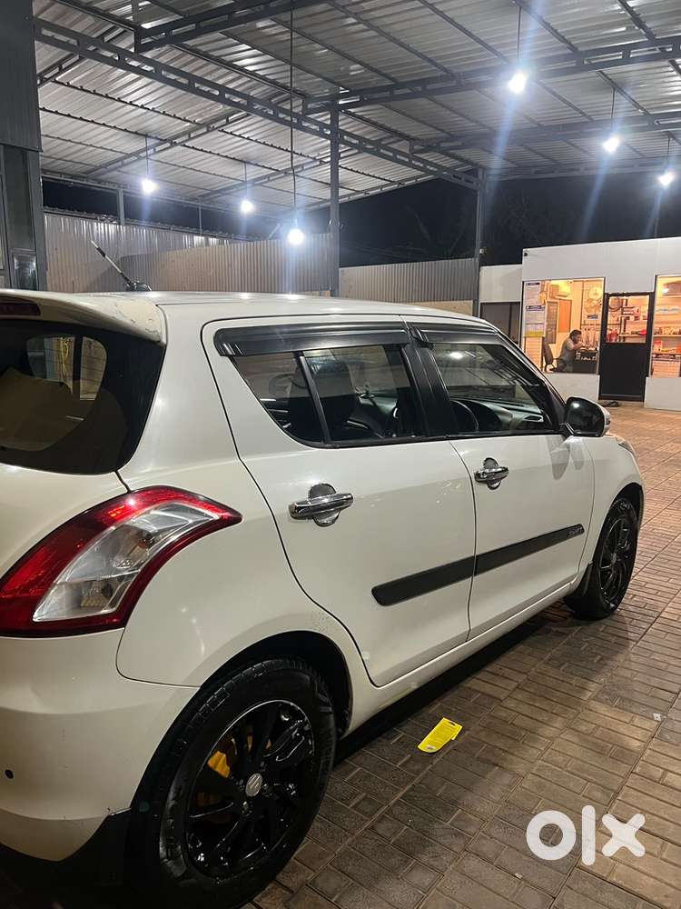 Maruti Suzuki Swift Petrol 2013