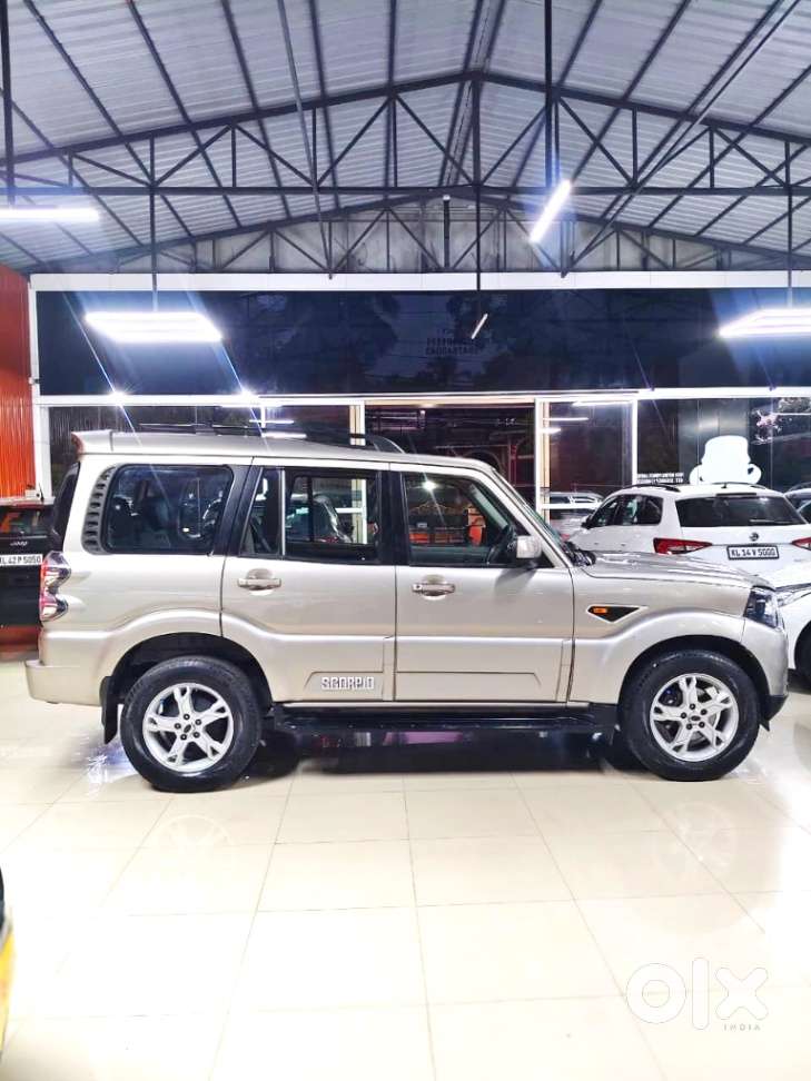 Mahindra Scorpio S10, 2015, Diesel