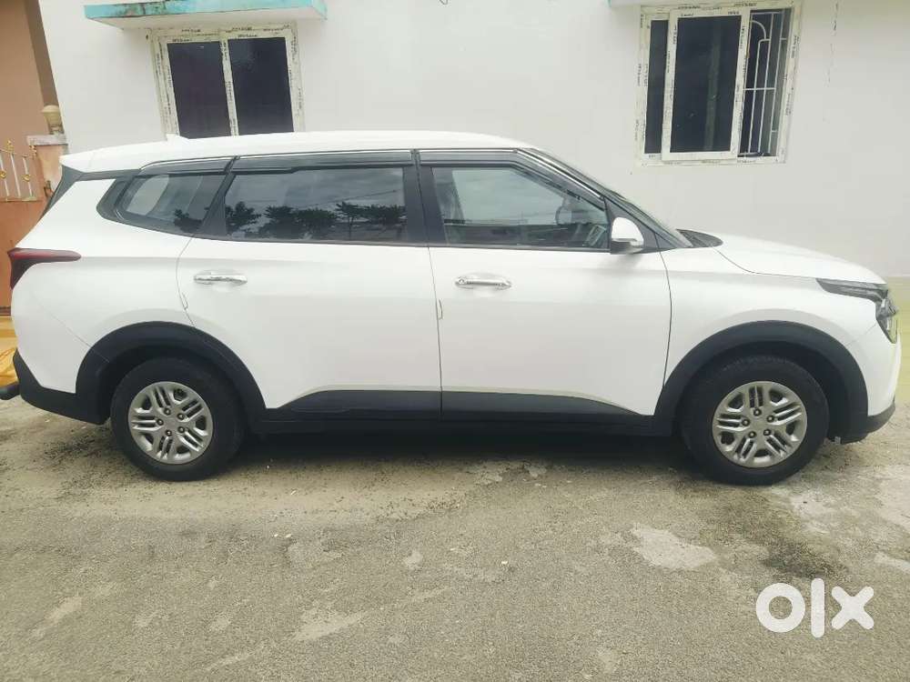 Kia Carens 2025 Low Km 4081 Showroom Condition