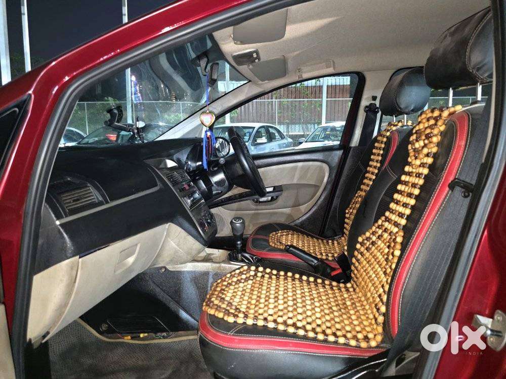 Fiat Linea Emotion Pk 1.4, 2010, Petrol