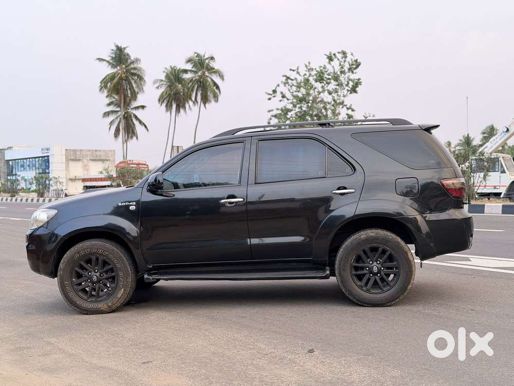 Toyota Fortuner 3.0 4x4 Manual, 2011, Diesel