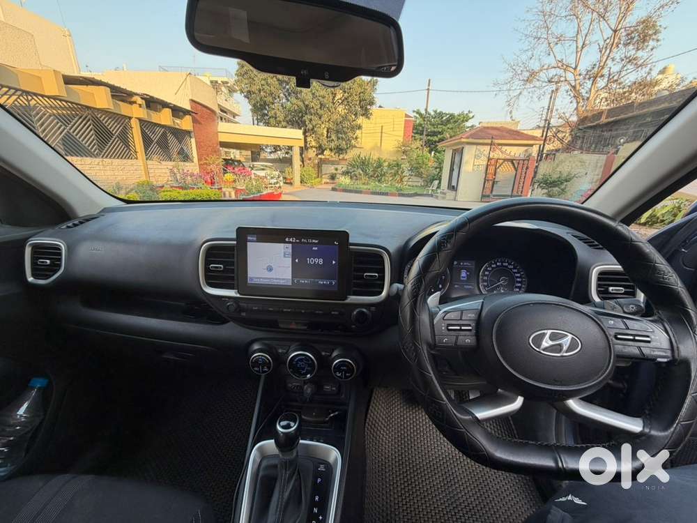 Hyundai Venue 2022 Petrol Well Maintained