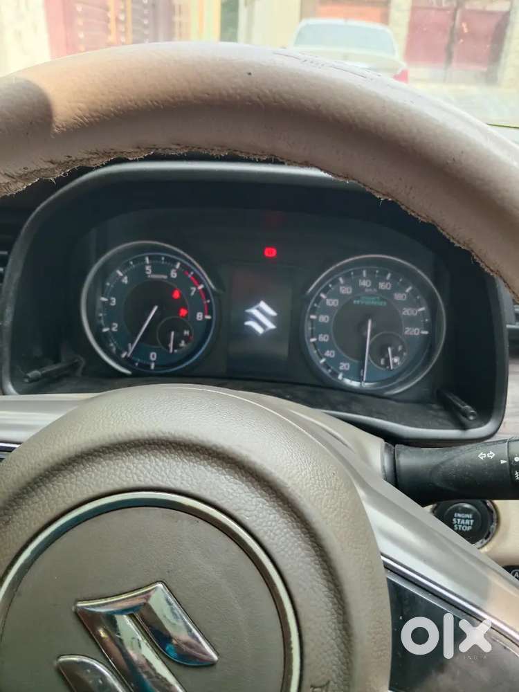 Maruti Suzuki Ertiga Top Model Zxi Smart Hybrid
