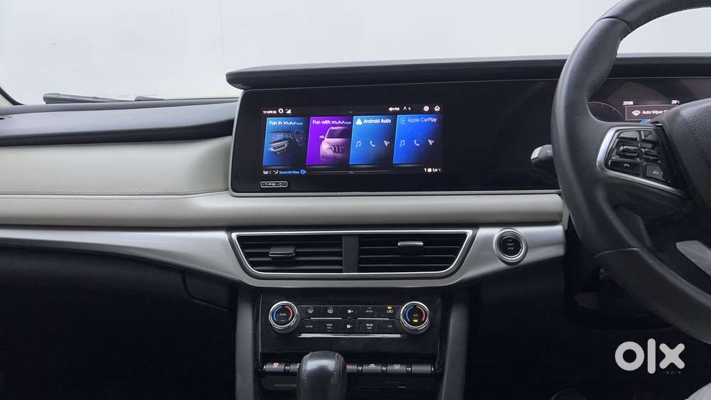 Mahindra Xuv700 2.0 Ax 7 Petrol At Str, 2022, Petrol