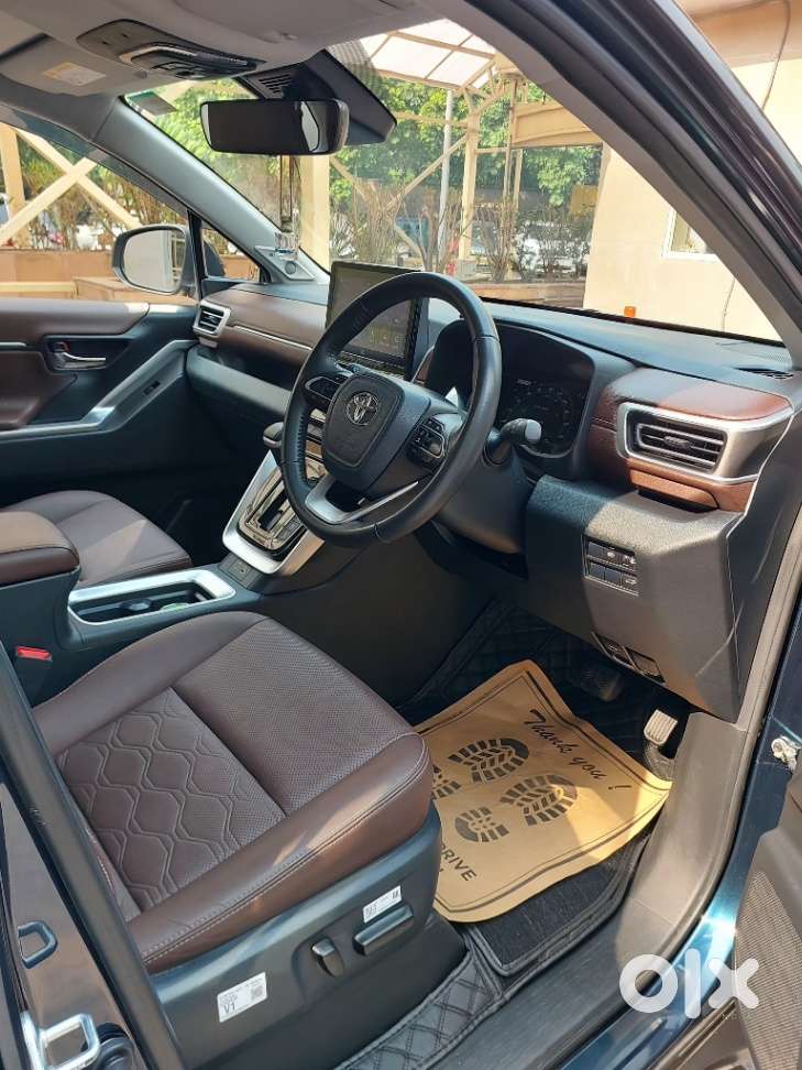 Toyota Innova Hycross 2.0 Zx (o) Hybrid 7 Str, 2025, Petrol