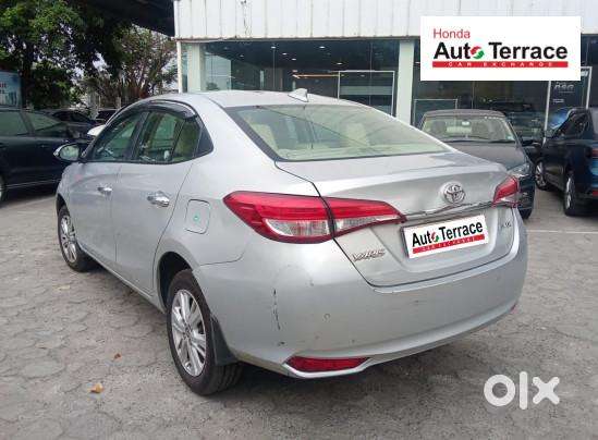 Toyota Yaris V Cvt, 2018, Petrol