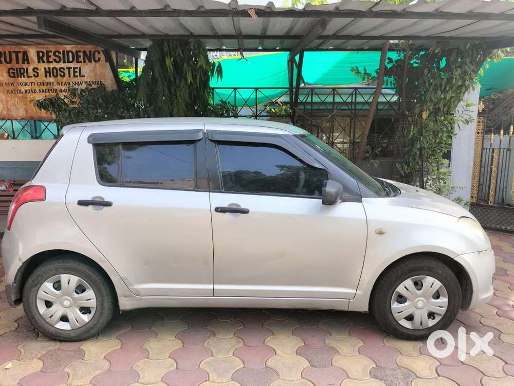 Maruti Suzuki Swift 2006 Petrol 99000 Km Driven