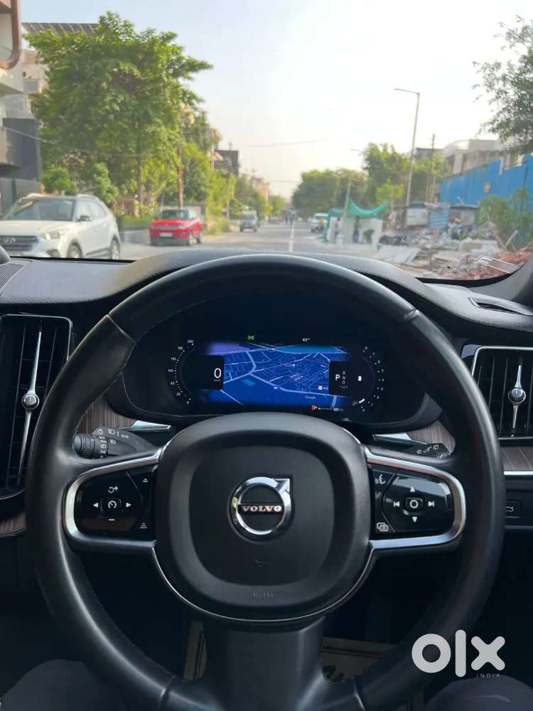 Volvo Xc60 2022 Petrol 14200 Km Driven
