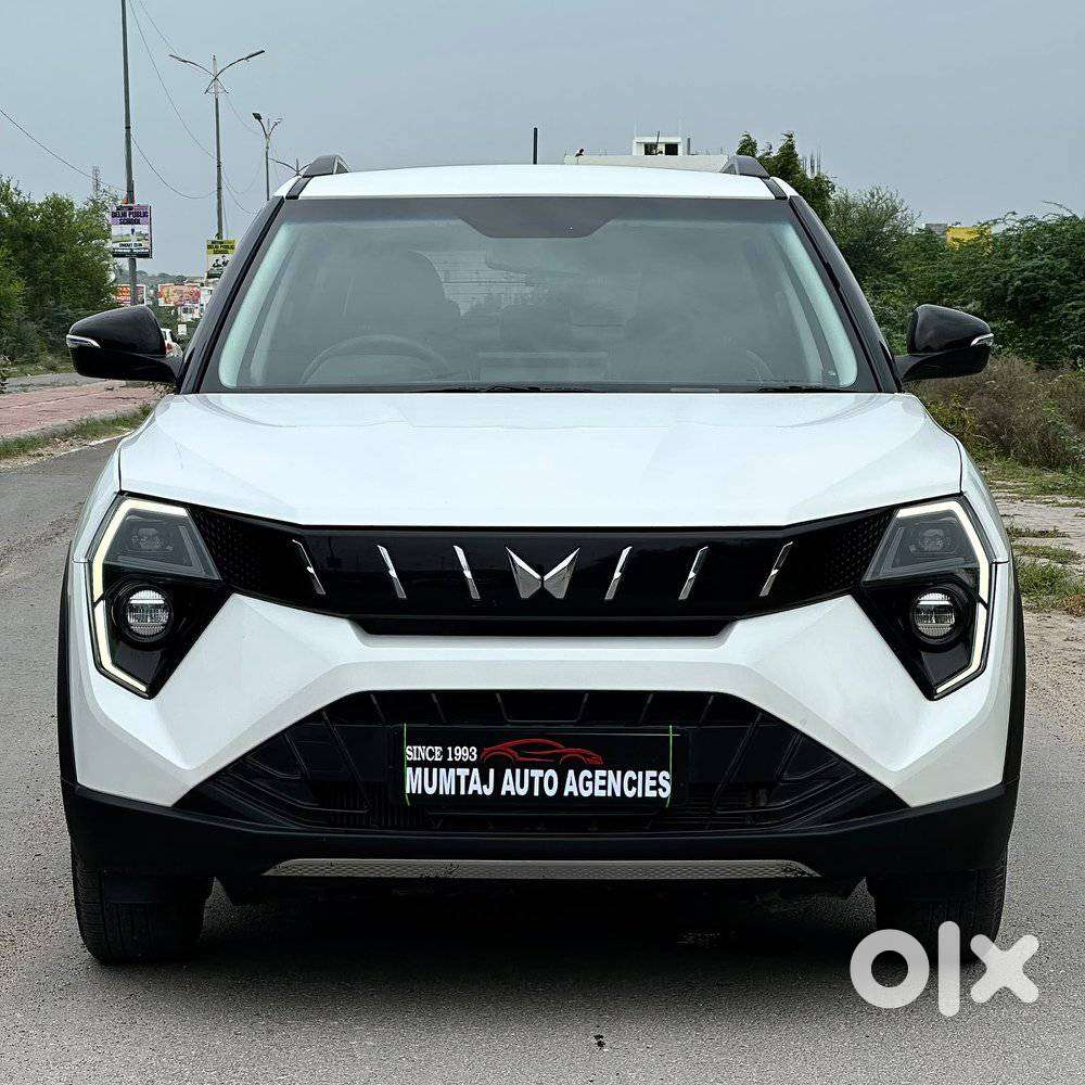 Mahindra Xuv 3xo Ax5 Pm Mt, 2025, Petrol