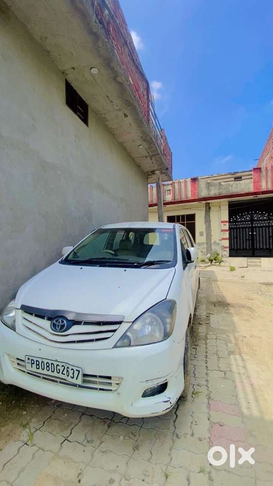 Toyota Innova 2011 Diesel Well Maintained