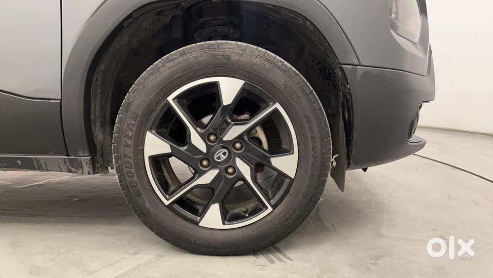 Tata Punch 1.2 Revotron Creative Dual Tone, 2022, Petrol
