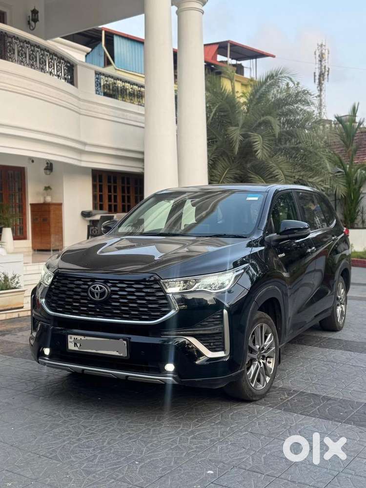 Toyota Innova Hycross 2023 Petrol Good Condition