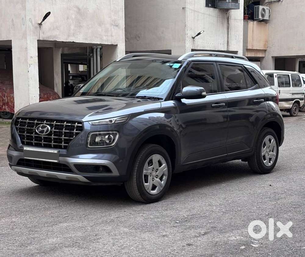 Hyundai Venue 1.2 S (o), 2021, Petrol