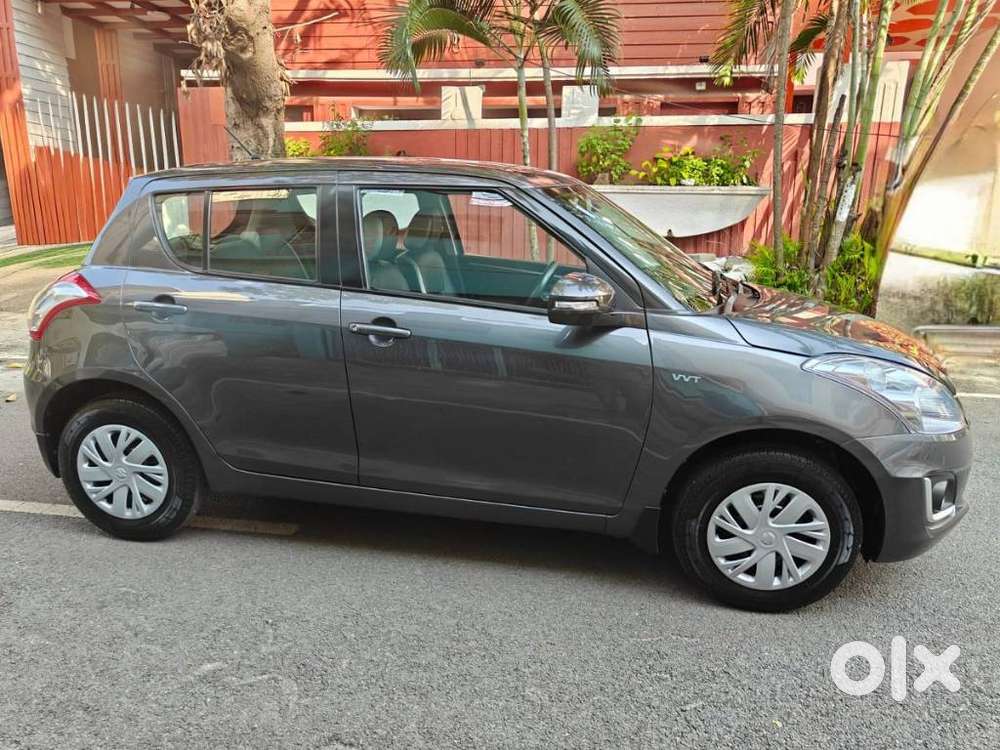Maruti Suzuki Swift Vxi Abs Bsiv, 2016, Petrol