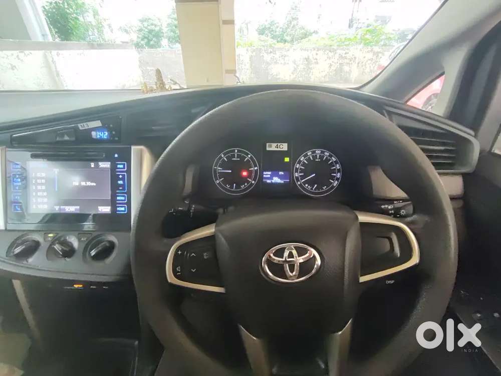 Toyota Innova Crysta 2.4g 8 Seater Full Showroom Record