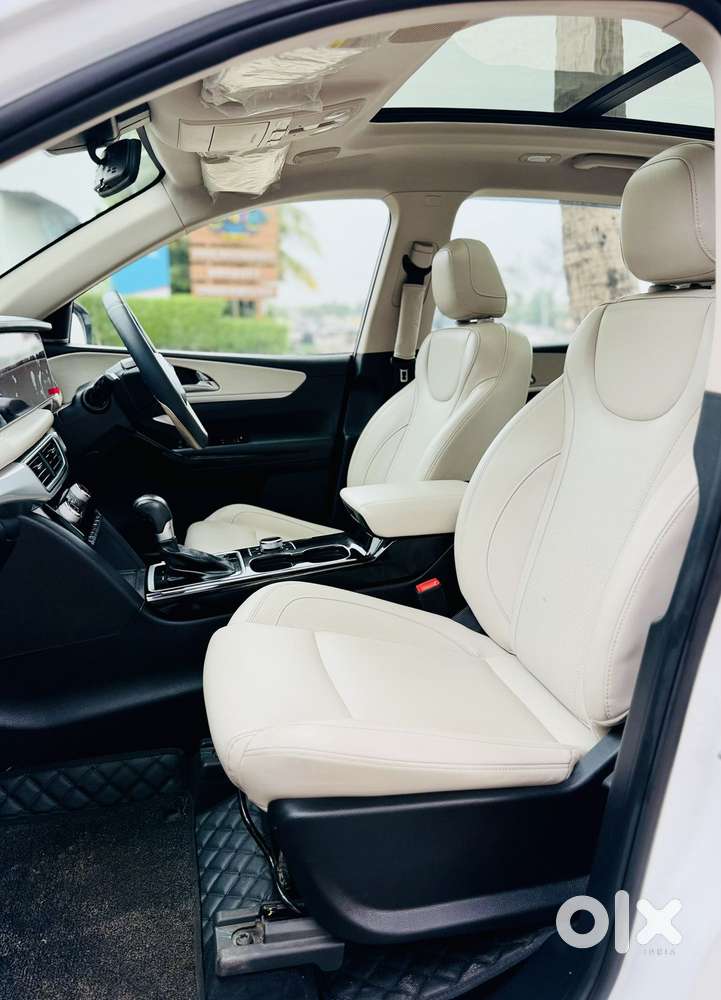 Mahindra Xuv700 2.2 Ax 7 Diesel At Luxury Pack Str Awd, 2023, Diesel