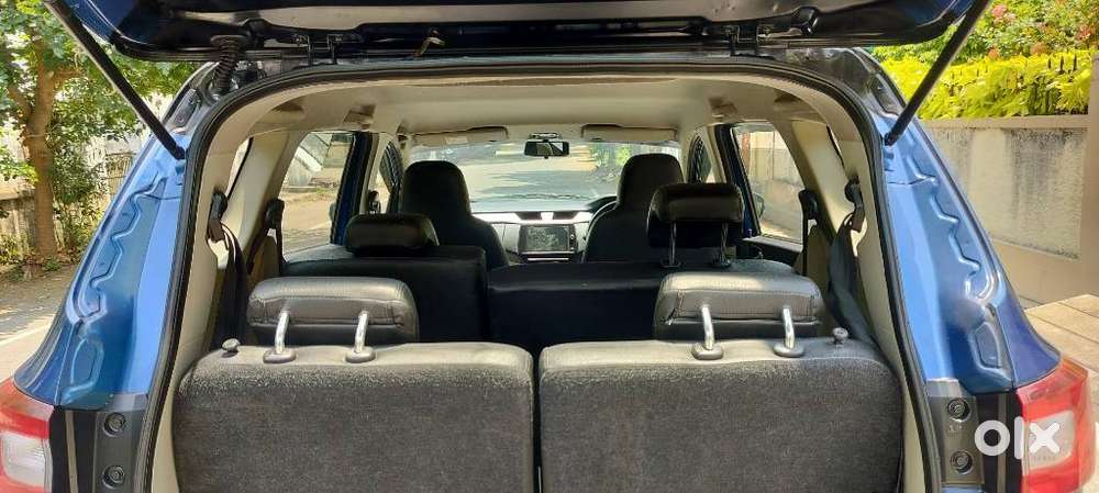 Renault Triber Rxz, 2022, Petrol