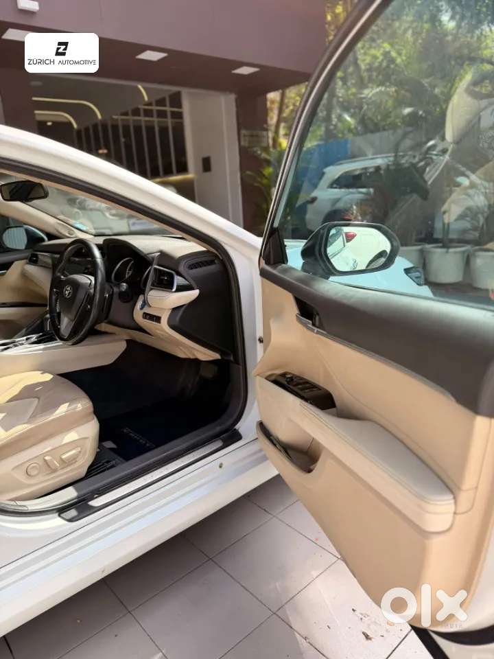 Toyota Camry Hybrid, 2019, Petrol