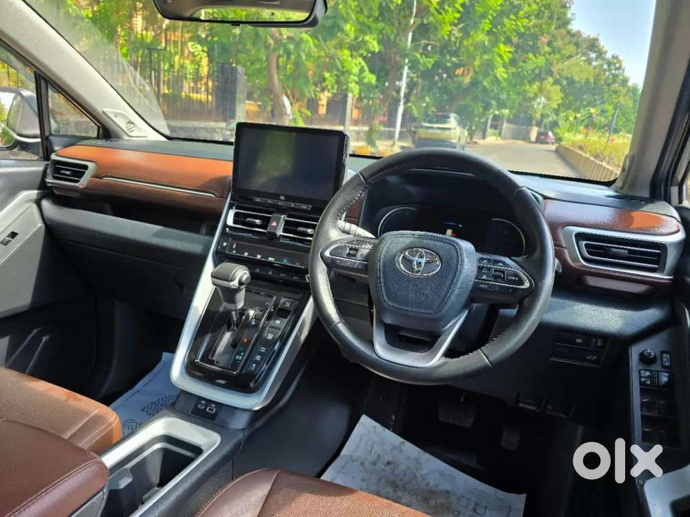 Toyota Innova Hycross 2.0 Zx (o) Hybrid 7 Str, 2024, Petrol