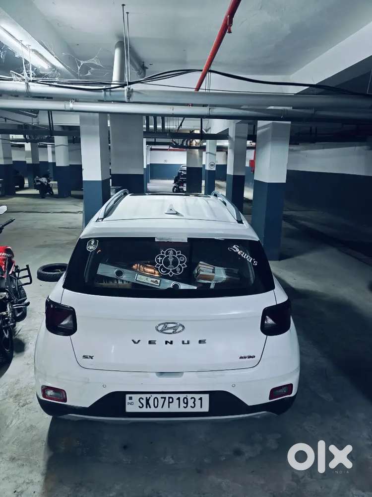 Hyundai Venue 2021 Petrol Well Maintained