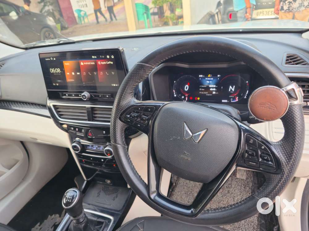 Mahindra Xuv 3xo Ax5 Pm Mt, 2023, Petrol