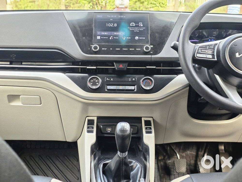 Kia Carens 1.5 Prestige 7 Str, 2023, Petrol