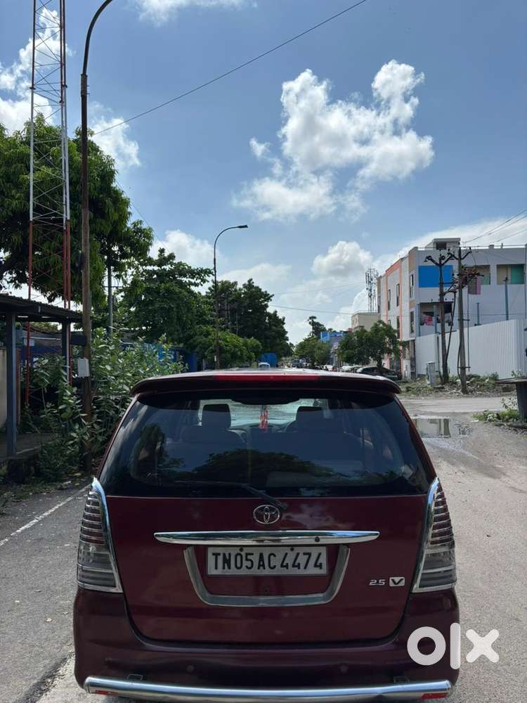 Toyota Innova 2010 Diesel Well Maintained