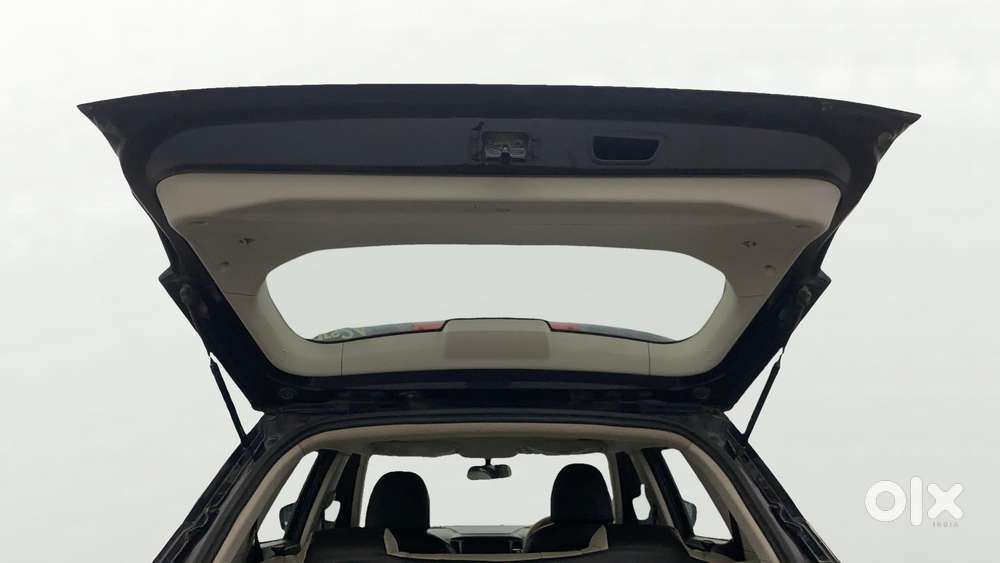 Mahindra Xuv300 W4, 2022, Petrol