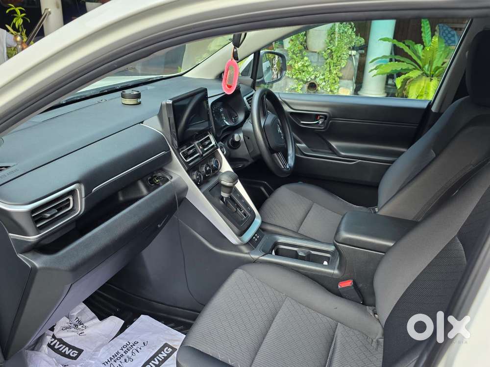 Toyota Innova Hycross 2.0 G-slf 8 Str, 2024, Petrol