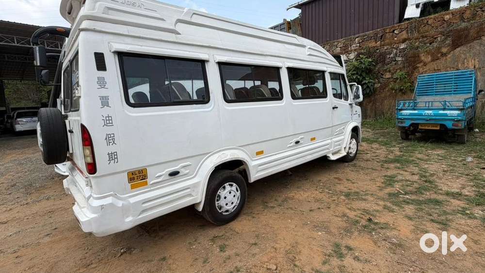 2011 Model 17 Seat Traveller