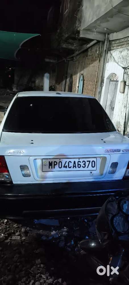 Maruti Suzuki Esteem Lxi 2006