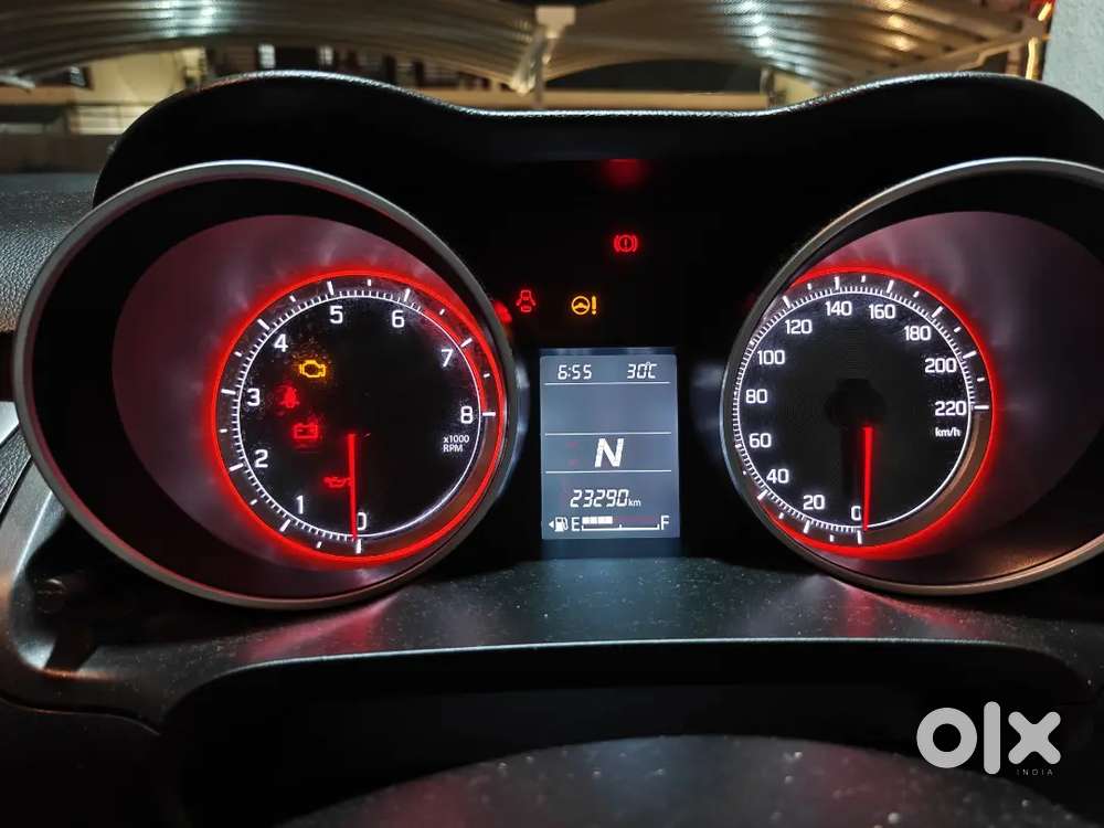 Suzuki Swift Vxi 2023 ,23450 Km,petrol Automatic