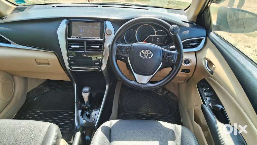 Toyota Yaris G Cvt, 2022, Petrol