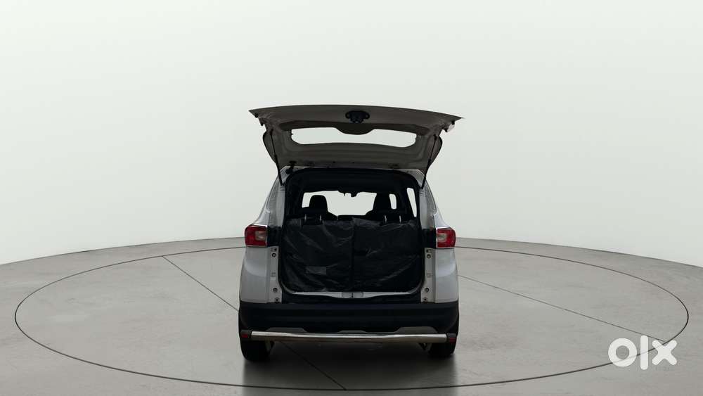 Renault Triber Rxz, 2024, Petrol