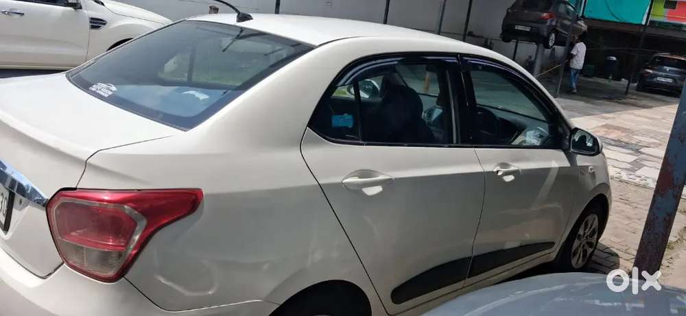Hyundai Xcent Base 2016
