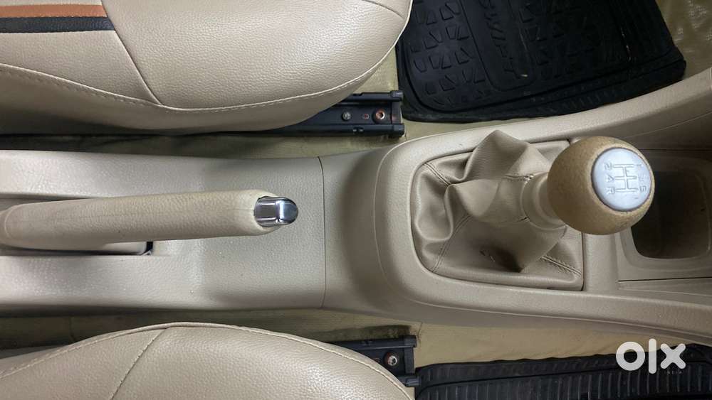 Maruti Suzuki Swift Dzire 1.2 Vxi Bsiv, 2016, Petrol