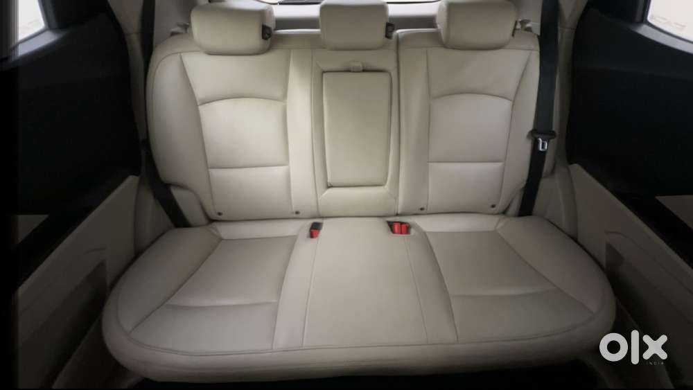 Mahindra Xuv300 1.2 W8 (o) Amt Petrol, 2022, Petrol