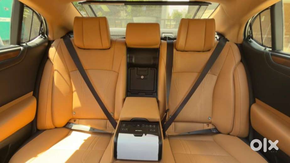Lexus Es 300h Luxury, 2023, Petrol