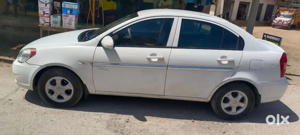 Well Maintain Car Ac Chilled Music System Okay 70% Tire 25 Mileage