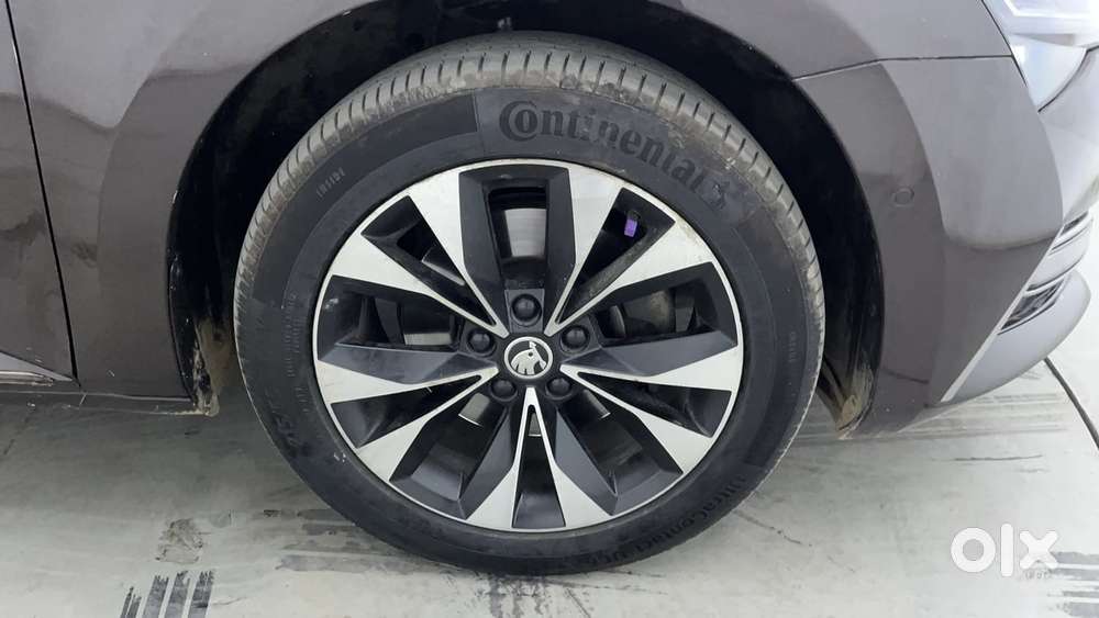 Skoda Superb L&k 1.8 Tsi At, 2021, Petrol