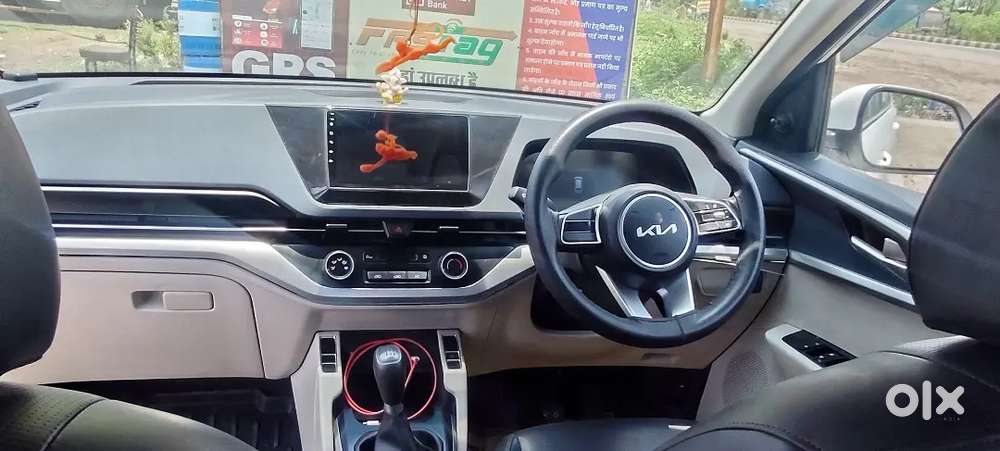 Kia Carens 1.5 Petrol Premium 2023