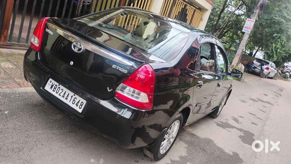 Toyota Etios V, 2012, Petrol