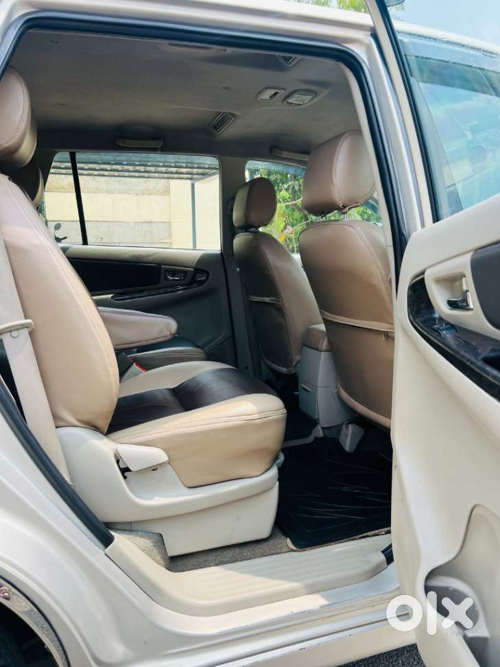 Toyota Innova 2.5 Z Diesel 7 Seater Bs Iv, 2014, Diesel