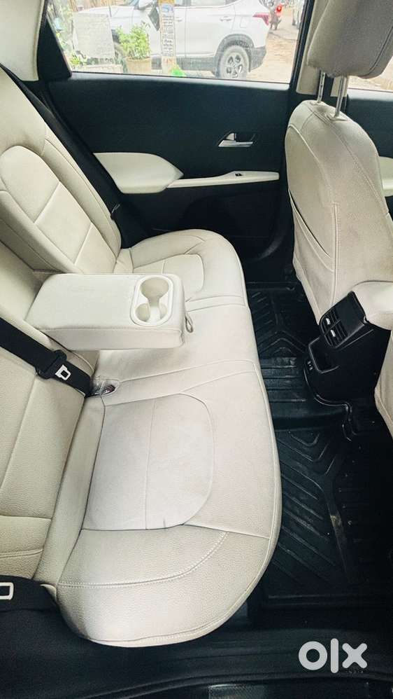 Hyundai New Verna Dec 2023 Black Petrol
